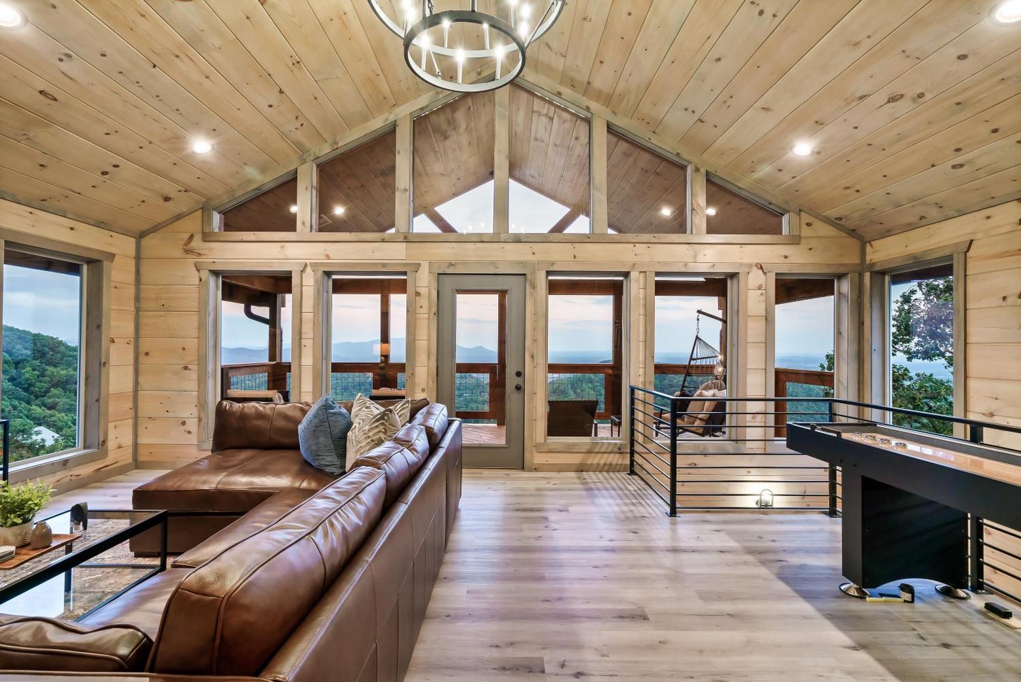 New Luxury Cabin With Stunning Mountainviews,Hottub, Firepit, Fireplace,2 Kingbeds, 2 Covereddecks,Bbqgrill, Shuffleboard And Pool Access Sevierville Buitenkant foto