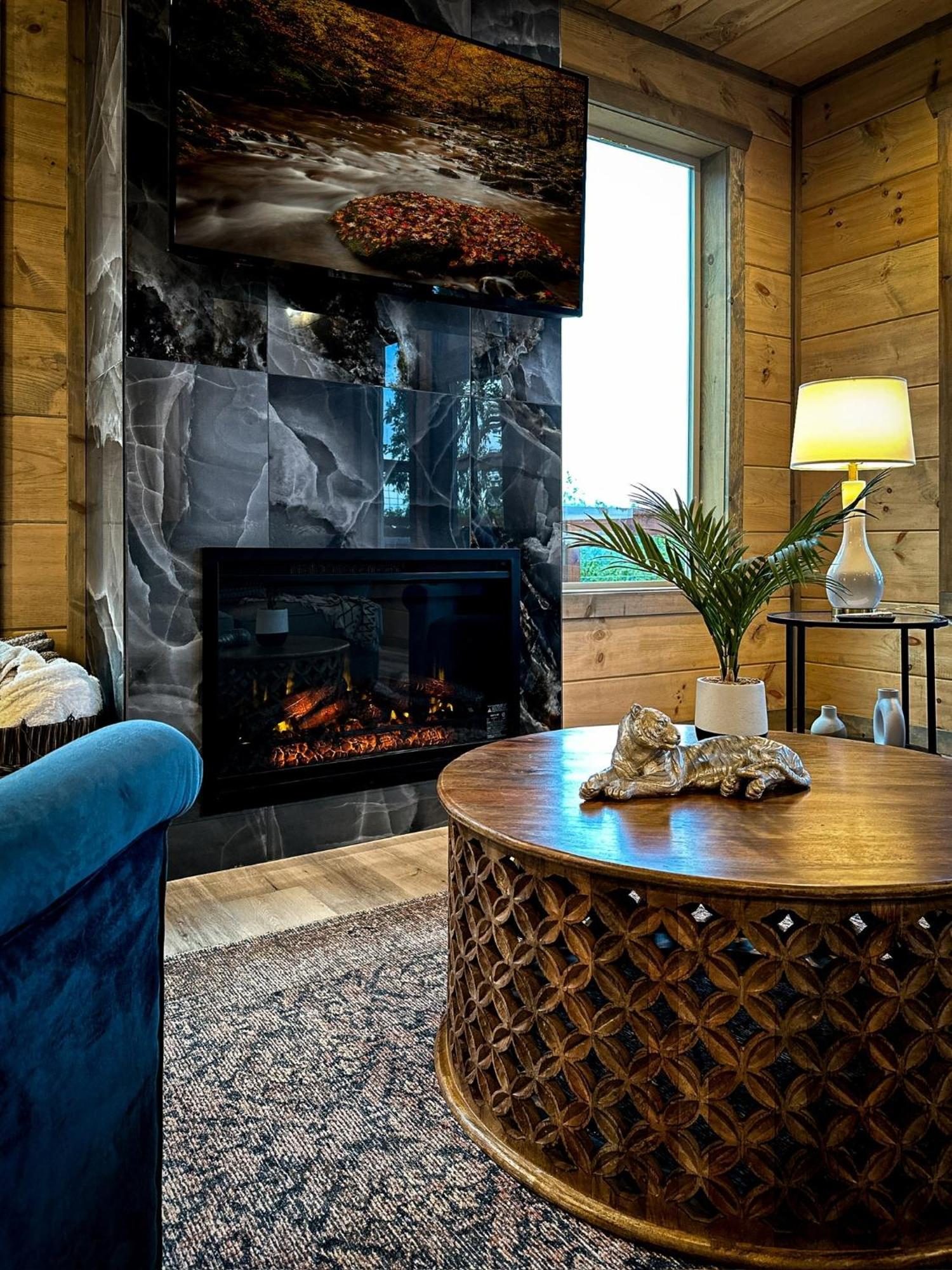 New Luxury Cabin With Stunning Mountainviews,Hottub, Firepit, Fireplace,2 Kingbeds, 2 Covereddecks,Bbqgrill, Shuffleboard And Pool Access Sevierville Buitenkant foto