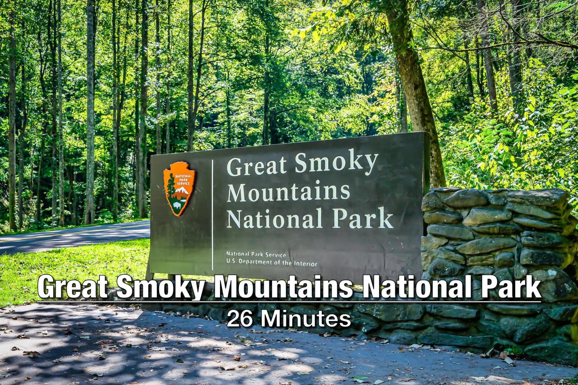 New Luxury Cabin With Stunning Mountainviews,Hottub, Firepit, Fireplace,2 Kingbeds, 2 Covereddecks,Bbqgrill, Shuffleboard And Pool Access Sevierville Buitenkant foto